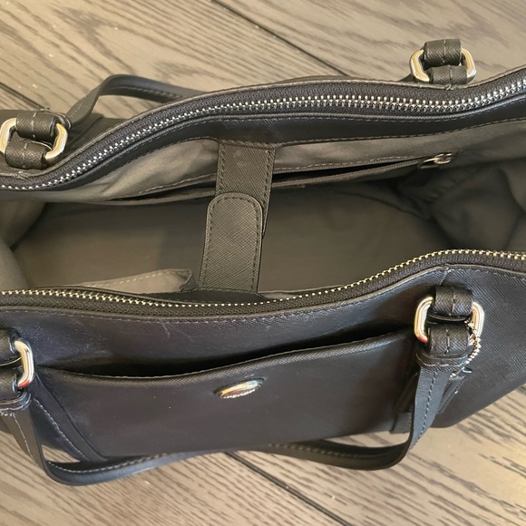 Coach Black Bag Grey Inside - Picture 14 of 14